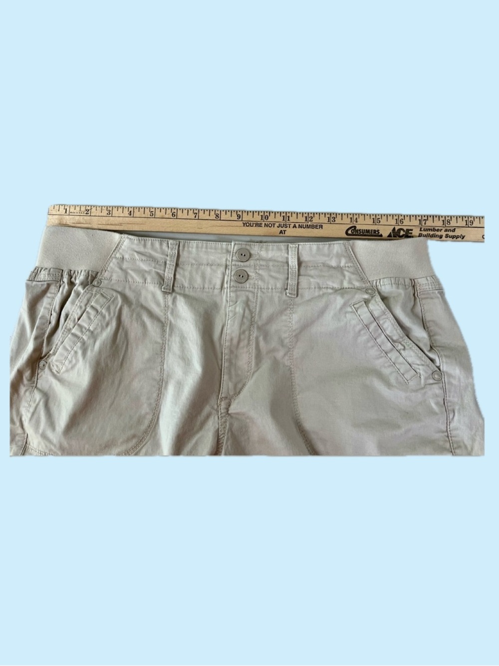 2 pair size 10 shorts for women- Lee Natural Fit, Gloria Vanderbilt Cream Cargo - Picture 9 of 17